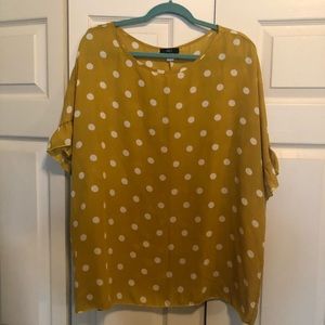 Baggy yellow shirt (bundle for deals)